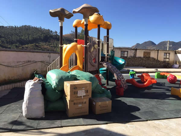 保山市中医医院党委深入挂钩扶贫村开展多项帮扶活动(图1) 保山市中医医院党委深入挂钩扶贫村开展多项帮扶活动(图1)