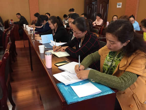 市中医医院举行学习贯彻党的十八届六中全会精神专题研讨暨2017年党委理论中心组集中学习(图2) 市中医医院举行学习贯彻党的十八届六中全会精神专题研讨暨2017年党委理论中心组集中学习(图2)