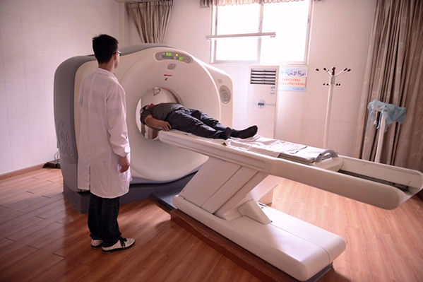 美国GE4层螺旋CT(图1)