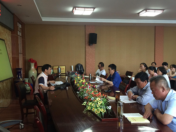 保山市中医医院开展学习《准则》和《条例》专题党课(图2)