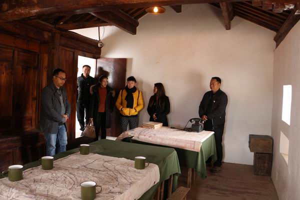 “弘扬爱国主义,争当时代先锋”——保山市中医医院第一党支部组织参观梁金山纪念馆(图1) “弘扬爱国主义,争当时代先锋”——保山市中医医院第一党支部组织参观梁金山纪念馆(图1)