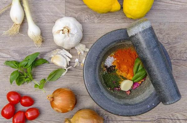 “抠”对了地方，不仅少花钱，而且越“抠门”越长寿！(图1)