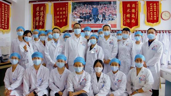 致敬医师!保山市中医医院开展医师节慰问活动(图8) 致敬医师!保山市中医医院开展医师节慰问活动(图8)