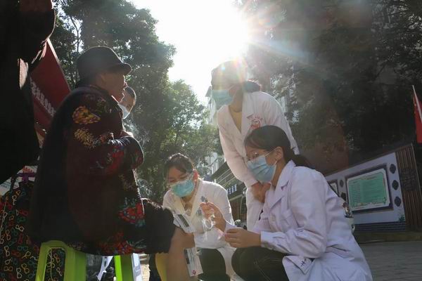 我为群众办实事‖健康义诊进社区，便民服务暖人心(图5)