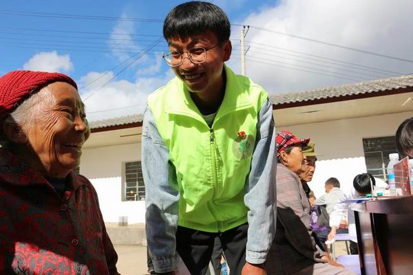 保山市中医医院“我为群众办实事”义诊服务活动第四站走进瓦渡乡垭口村(图8)