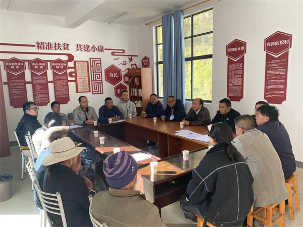 走访慰问送关怀,岁寒情深暖人心——保山市中医医院到挂钩村开展走访慰问活动(图2) 走访慰问送关怀,岁寒情深暖人心——保山市中医医院到挂钩村开展走访慰问活动(图2)