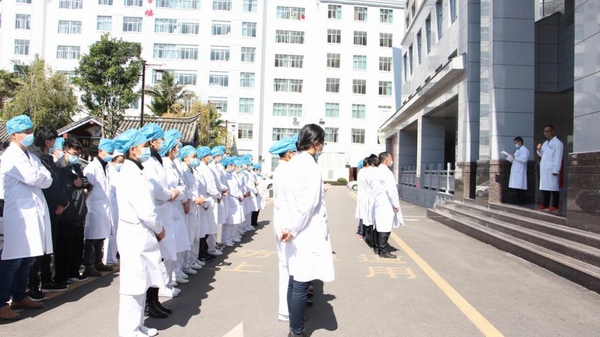 防“疫”于未然——保山市中医医院开展新冠肺炎疫情防控应急演练(图1) 防“疫”于未然——保山市中医医院开展新冠肺炎疫情防控应急演练(图1)